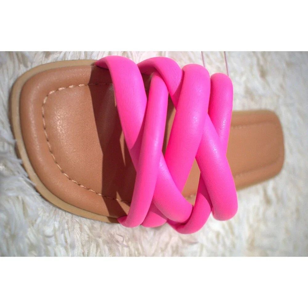 Universal Thread Hot Pink Memory Foam Crisscross Slide Sandals - Women's Size 6
